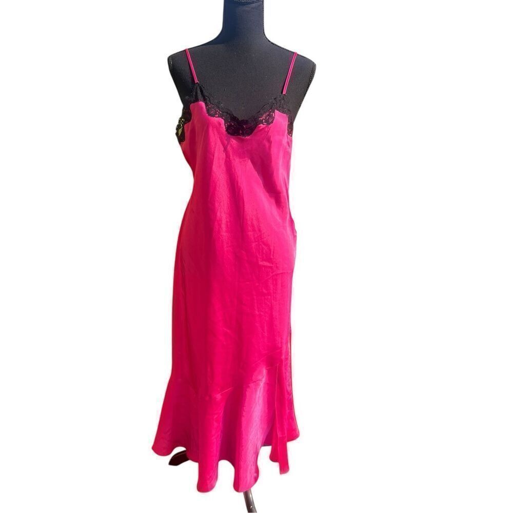 Vintage Delicates Satiny Fuchsia pink & Black Lace Peignoir Nightgown small